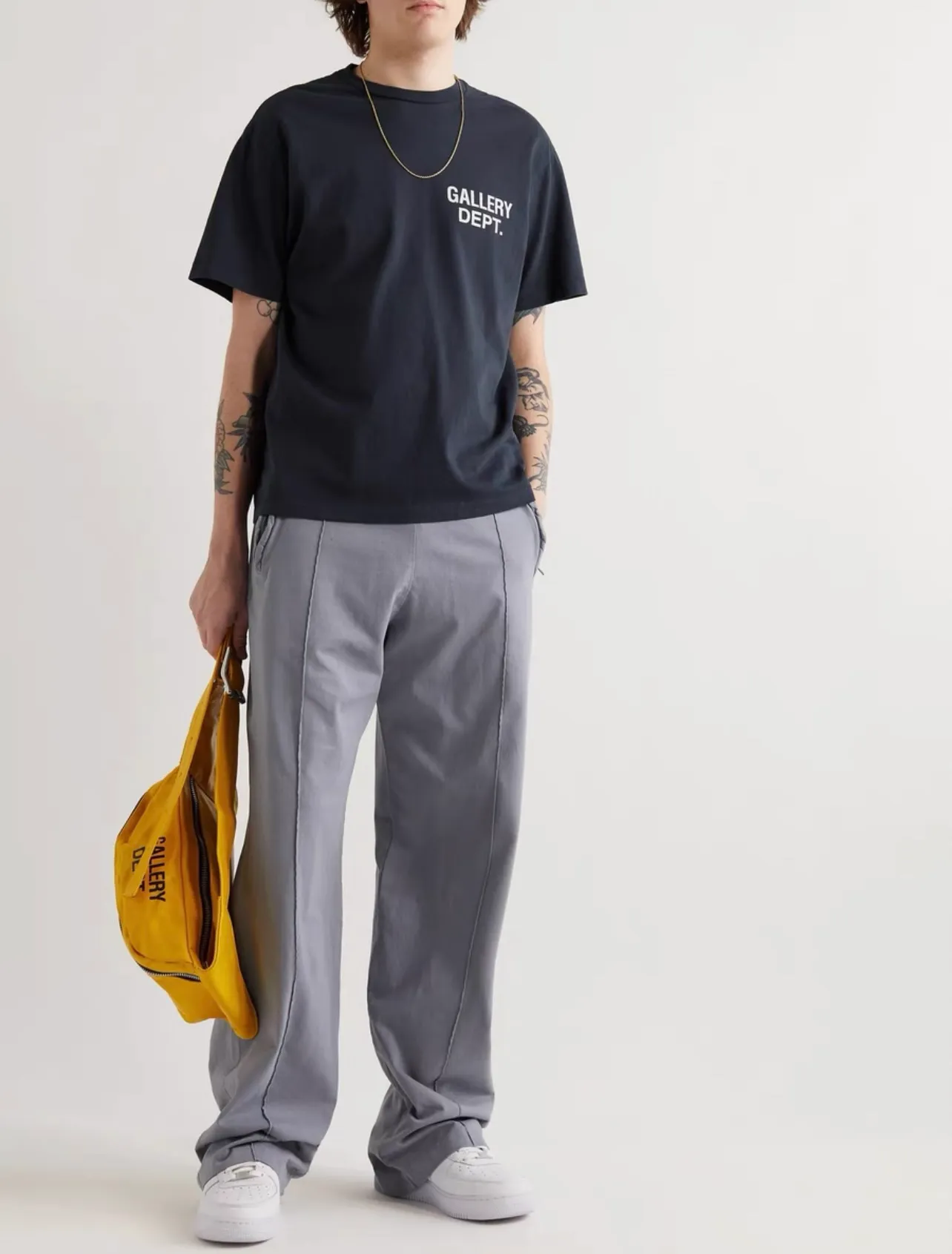 GALLERY DEPT. SOUVENIR TEE Black English LOGO short sleeves Hollywood limited edition Washed black S-XL Classic basic style washed and aged Cylindrical seamless linen and cotton fabric Loose fit